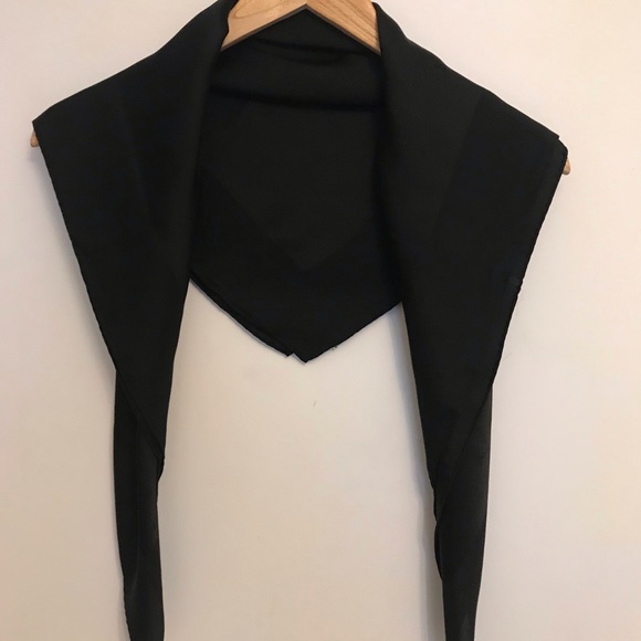 Louis Vuitton Scarf - Picture 3 of 4